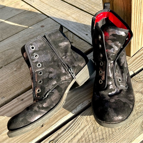 Dolce Vita Dark Pink Shimmer Camo Combat Moto Boots size 5|6 Faux Suede Sparkle - Picture 12 of 13